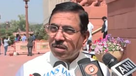 ಸದನದಲ್ಲಿ ವಿಪಕ್ಷಗಳ ವರ್ತನೆಗೆ ಜೋಷಿ ಆಕ್ರೋಶ