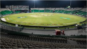 ಪಾಕಿಸ್ತಾನ್ ಸೂಪರ್ ಲೀಗ್ ಉದ್ಘಾಟನಾ ಪಂದ್ಯ ನೋಡಲು ಒಬ್ಬರೂ ಬರಲಿಲ್ಲ