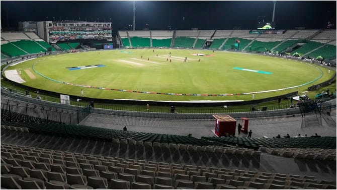 ಪಾಕಿಸ್ತಾನ್ ಸೂಪರ್ ಲೀಗ್ ಉದ್ಘಾಟನಾ ಪಂದ್ಯ ನೋಡಲು ಒಬ್ಬರೂ ಬರಲಿಲ್ಲ