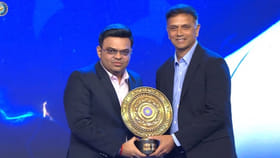 ಕನ್ನಡಿಗ ರಾಹುಲ್ ದ್ರಾವಿಡ್​ಗೆ ಜೀವಮಾನ ಸಾಧನೆ ಪ್ರಶಸ್ತಿ ಪ್ರಧಾನ