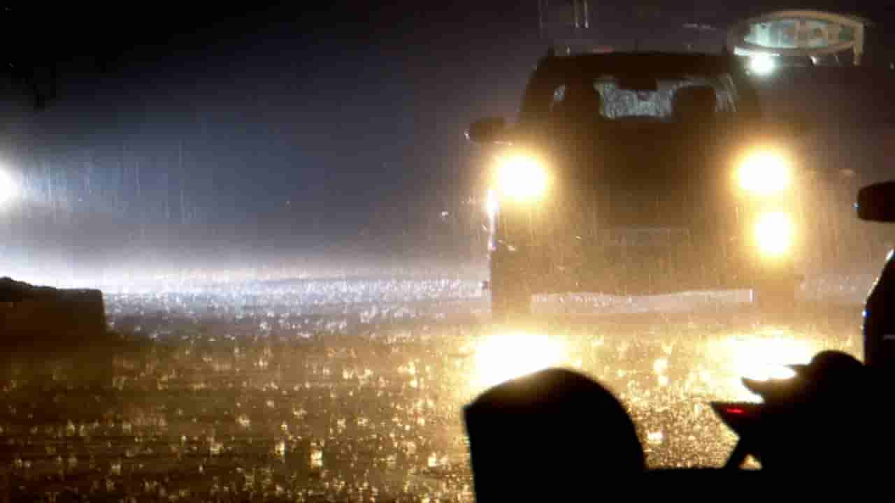 Bengaluru Rains: ಬಿಸಿಲಿನ ತಾಪಕ್ಕೆ ನಲುಗಿದ್ದ ಬೆಂಗಳೂರಿಗೆ ಮಳೆಯ ಸಿಂಚನ