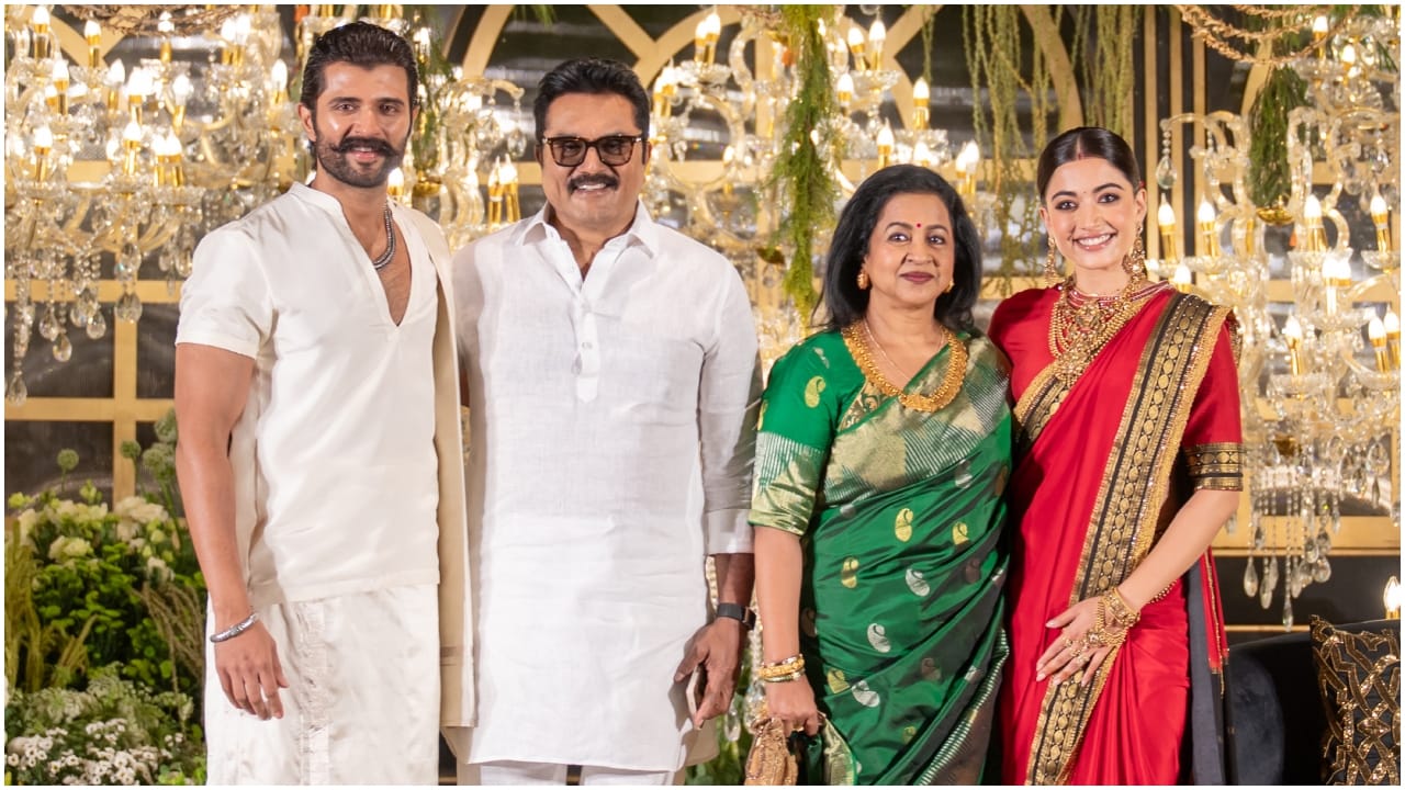 ಉದಯಪುರದಲ್ಲಿ ಕೇವಲ ಆಪ್ತರು ಮತ್ತು ಕುಟುಂಬದರ ಸಮ್ಮುಖದಲ್ಲಿ ಮದುವೆ ಮಾಡಿಕೊಂಡ ರಶ್ಮಿಕಾ ಮಂದಣ್ಣ, ವಿಜಯ್ ದೇವರಕೊಂಡ ಅವರು ಈಗ ಬಹಳ ಗ್ರ್ಯಾಂಡ್ ಆಗಿ ಹೈದರಾಬಾದ್​​ನಲ್ಲಿ ರಿಸೆಪ್ಷನ್ ಮಾಡಿಕೊಂಡಿದ್ದಾರೆ.