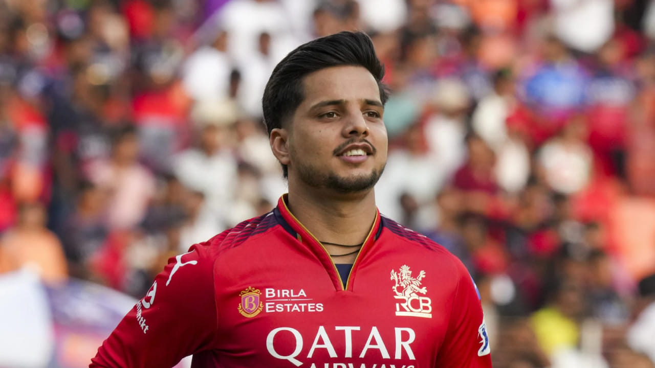 ರಸಿಕ್ ಸಲಾಂ: ಇನ್ನೊಂದು ಆಯ್ಕೆಯೆಂದರೆ ಅದು ಆಯ್ಕೆ ರಸಿಕ್ ಸಲಾಂ. ಬಲಗೈ ಮಧ್ಯಮ ವೇಗಿ ಮತ್ತು ನಿಧಾನಗತಿಯ ಎಸೆತಕ್ಕೆ ಹೆಸರುವಾಸಿಯಾಗಿರುವ ರಸಿಕ್ ಸಲಾಂ ಕಳೆದ ಆವೃತ್ತಿಯಲ್ಲಿ ಕೆಲವು ಪಂದ್ಯಗಳಲ್ಲಿ ಇಂಪ್ಯಾಕ್ಟ್ ಪ್ಲೇಯರ್ ಆಗಿ ಆಡಿದ್ದರು. ಟಿ20 ಕ್ರಿಕೆಟ್ನಲ್ಲಿ ಹೆಚ್ಚಿನ ಅನುಭವ ಹೊಂದಿರುವ ರಸಿಕ್ 42 ಪಂದ್ಯಗಳಲ್ಲಿ 50 ವಿಕೆಟ್ಗಳನ್ನು ಪಡೆದಿದ್ದಾರೆ. ವಿಶೇಷವಾಗಿ ಅವರು ಮಧ್ಯಮ ಮತ್ತು ಡೆತ್ ಓವರ್ಗಳಲ್ಲಿ ಪರಿಣಾಮಕಾರಿಯಾಗಿದ್ದಾರೆ.