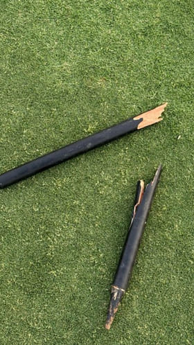 ರವೀಂದ್ರ ಜಡೇಜಾ ತೋಳ್ಬಲಕ್ಕೆ ಎರಡು ತುಂಡಾದ ವಿಕೆಟ್