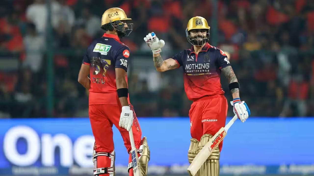 202 ರನ್​ಗಳ ಕಠಿಣ ಗುರಿ ಪಡೆದ ಆರ್​ಸಿಬಿ ಪರ ವಿರಾಟ್ ಕೊಹ್ಲಿ (69), ದೇವದತ್ ಪಡಿಕ್ಕಲ್ (61), ರಜತ್ ಪಾಟಿದಾರ್ (31) ಅಬ್ಬರಿಸಿದರು. ಈ ಅಬ್ಬರದೊಂದಿಗೆ ರಾಯಲ್ ಚಾಲೆಂಜರ್ಸ್ ಬೆಂಗಳೂರು ತಂಡವು ಕೇವಲ 15.4 ಓವರ್​ಗಳಲ್ಲಿ 203 ರನ್​ಗಳಿಸಿ 6 ವಿಕೆಟ್​ಗಳ ಭರ್ಜರಿ ಜಯ ಸಾಧಿಸಿದೆ.