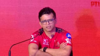 Video: ಡಬಲ್ ಡೆಕ್ಕರ್ ಬಸ್ ಪಲ್ಟಿ, ಇಬ್ಬರು ಸಾವು