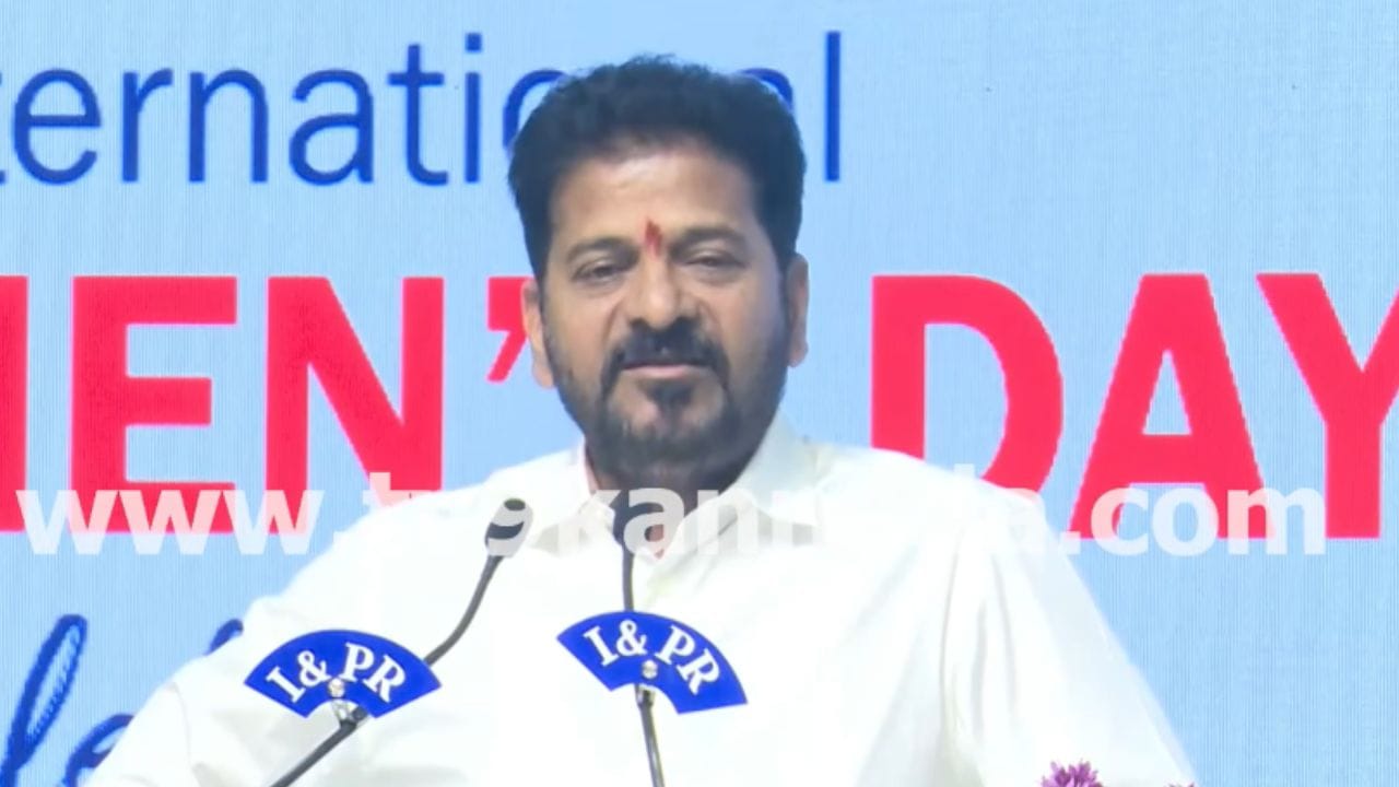 ಬೆಂಗಳೂರಿನಲ್ಲಿ ಟ್ರಾಫಿಕ್ ಸಮಸ್ಯೆ; ಆ ಕೆಟ್ಟ ಸ್ಥಿತಿ ನಮಗೆ ಬಂದಿಲ್ಲ, ಹೈದರಬಾದ್ಗೆ ಸಿಂಗಾಪುರ ಪ್ರತಿಸ್ಪರ್ಧಿ : ಸಿಎಂ ರೇವಂತ್ ರೆಡ್ಡಿ