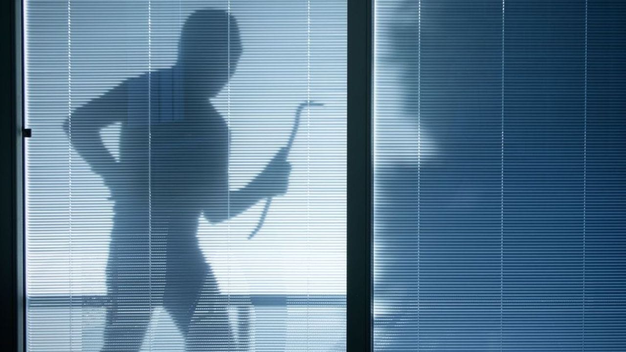 ಉದ್ಯಮಿ ಮನೆಯಲ್ಲಿ ದರೋಡೆ ಕೇಸ್ ಗೆ ಬಿಗ್ ಟ್ವಿಸ್ಟ್ : ಪ್ರಾಣ ಸ್ನೇಹಿತನ ಮನೆಯಲ್ಲೇ ರಾಬರಿ ಮಾಡಿದ ಸ್ಟಾಂಪ್ ವೆಂಡರ್