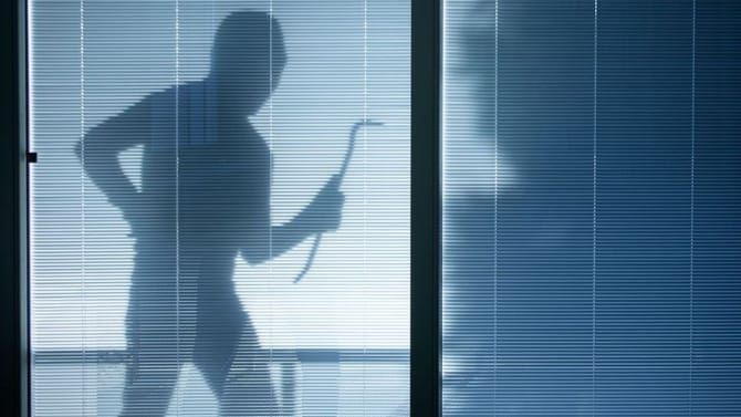 ಪ್ರಾಣ ಸ್ನೇಹಿತನ ಮನೆಯನ್ನೇ ರಾಬರಿ ಮಾಡಿಸಿ ಸಿಕ್ಕಿಬಿದ್ದ ಸ್ಟಾಂಪ್ ವೆಂಡರ್