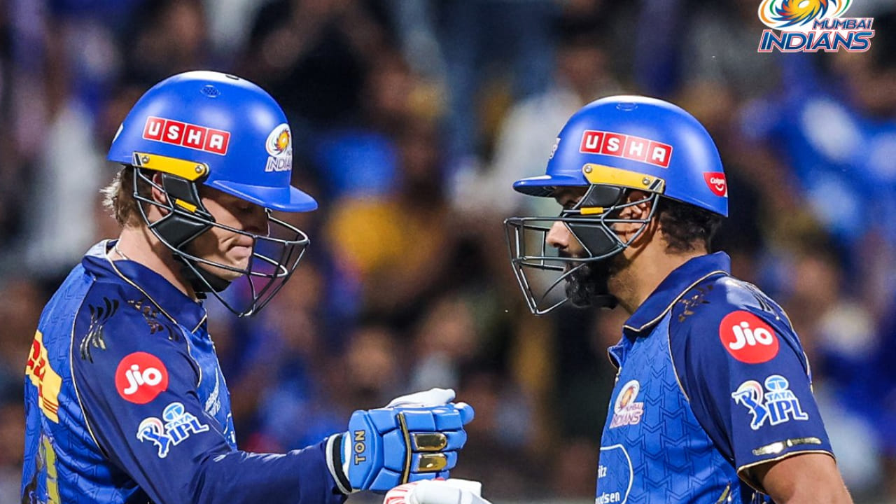 ಹಾಗೆಯೇ ಕೋಲ್ಕತ್ತಾ ನೈಟ್ ರೈಡರ್ಸ್ ವಿರುದ್ಧ ರೋಹಿತ್ ಶರ್ಮಾ 1100 ರನ್ಗಳ ಗಡಿ ಕೂಡ ದಾಟಿಸಿದರು. ಈ ಮೂಲಕ ಕೆಕೆಆರ್ ವಿರುದ್ಧ ಇಷ್ಟೊಂದು ರನ್ ದಾಖಲಿಸಿದ ಮೊದಲ ಆಟಗಾರ ಎಂಬ ಹೆಗ್ಗಳಿಕೆಗೆ ಪಾತ್ರರಾದರು. ಇದಕ್ಕೂ ಮೊದಲು, ಡೇವಿಡ್ ವಾರ್ನರ್ ಈ ಪಟ್ಟಿಯಲ್ಲಿ ಅಗ್ರಸ್ಥಾನದಲ್ಲಿದ್ದರು.