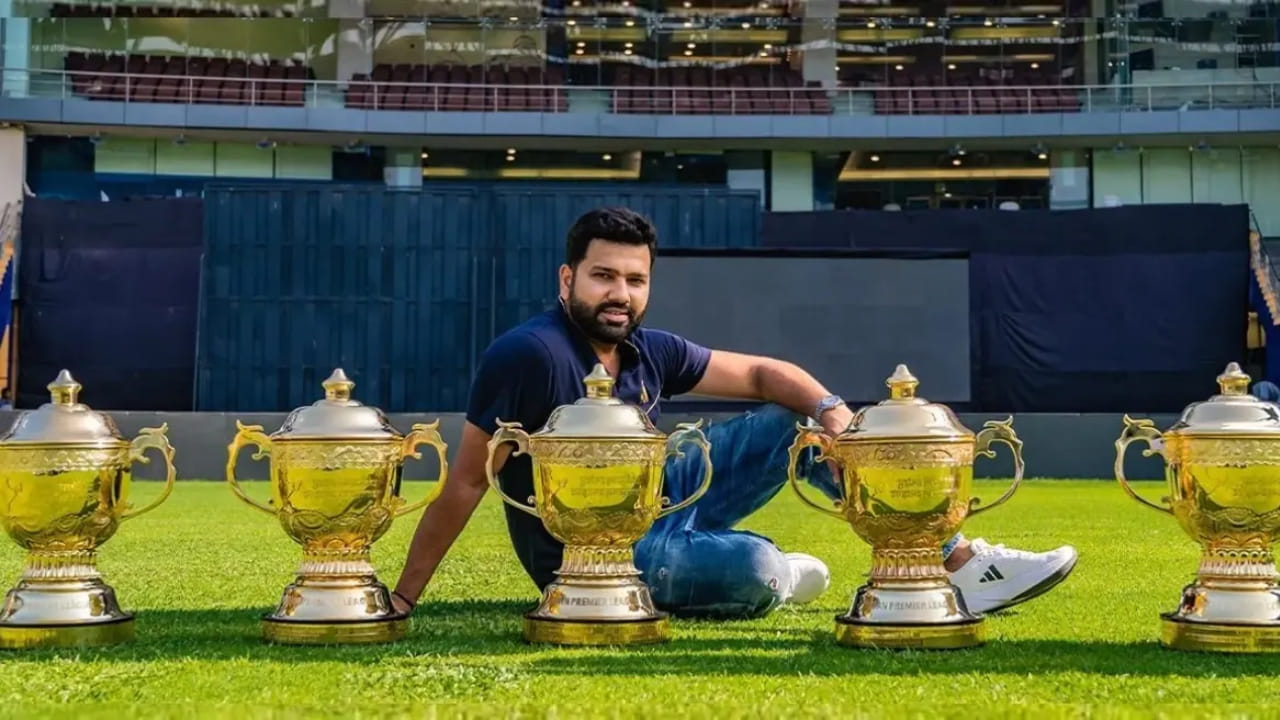 ರೋಹಿತ್ ಶರ್ಮಾ ಒಬ್ಬ ಆಟಗಾರನಾಗಿ ಅತಿ ಹೆಚ್ಚು ಐಪಿಎಲ್ ಫೈನಲ್‌ಗಳನ್ನು ಗೆದ್ದಿದ್ದಾರೆ. ಗಮನಾರ್ಹ ವಿಷಯವೆಂದರೆ ಅವರು ಆರು ಬಾರಿ ಫೈನಲ್ ಪಂದ್ಯಗಳನ್ನು ಆಡಿದ್ದು, ಪ್ರತಿ ಬಾರಿಯೂ ಗೆದ್ದಿದ್ದಾರೆ. ಇದರರ್ಥ ರೋಹಿತ್ ಶರ್ಮಾ ಐಪಿಎಲ್ ಫೈನಲ್ ಇತಿಹಾಸದಲ್ಲಿ ಅತ್ಯಂತ ಅಜೇಯ ಆಟಗಾರ ಎನಿಸಿಕೊಂಡಿದ್ದಾರೆ. ರೋಹಿತ್ ಮುಂಬೈ ಇಂಡಿಯನ್ಸ್ ಪರ ಐದು ಬಾರಿ ಮತ್ತು ಡೆಕ್ಕನ್ ಚಾರ್ಜರ್ಸ್ ಪರ ಒಮ್ಮೆ ಐಪಿಎಲ್ ಫೈನಲ್‌ನಲ್ಲಿ ಆಡಿದ್ದಾರೆ.