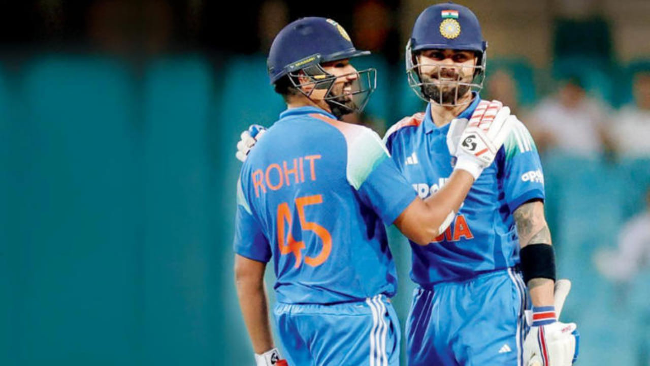 ವಾಸ್ತವವಾಗಿ, 23 ವರ್ಷಗಳಲ್ಲಿ ಮೊದಲ ಬಾರಿಗೆ, ಭಾರತೀಯ ಕ್ರಿಕೆಟ್ ತಂಡವು ಅನುಭವಿಗಳಾದ ರೋಹಿತ್ ಶರ್ಮಾ ಮತ್ತು ವಿರಾಟ್ ಕೊಹ್ಲಿ ಇಲ್ಲದೆ ಐಸಿಸಿ ನಾಕೌಟ್ ಪಂದ್ಯವನ್ನು ಆಡಲಿದೆ. ಕೊನೆಯ ಬಾರಿಗೆ 2003 ರ ವಿಶ್ವಕಪ್ ಫೈನಲ್​ನಲ್ಲಿ ಟೀಂ ಇಂಡಿಯಾ, ಸೌರವ್ ಗಂಗೂಲಿ ನಾಯಕತ್ವದಲ್ಲಿ ಆಸ್ಟ್ರೇಲಿಯಾ ವಿರುದ್ಧ ಆಡಿತ್ತು.
