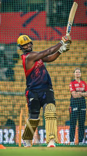 ಶೆಫರ್ಡ್​ ಸಿಕ್ಸರ್​ಗೆ ಕೊಹ್ಲಿ ರಿಯಾಕ್ಷನ್ ಹೇಗಿತ್ತು ನೋಡಿ