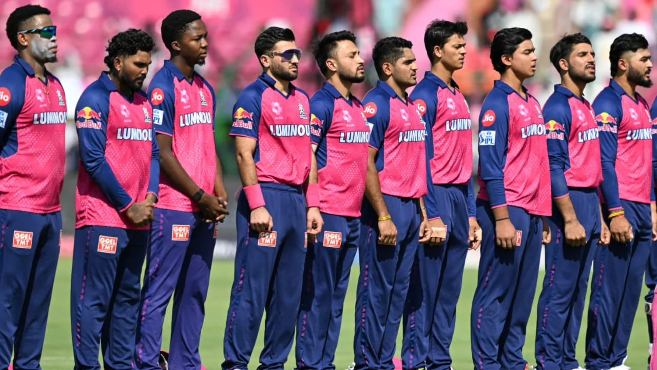 ರಾಜಸ್ಥಾನ್ ರಾಯಲ್ಸ್: ಯಶಸ್ವಿ ಜೈಸ್ವಾಲ್, ವೈಭವ್ ಸೂರ್ಯವಂಶಿ, ಶಿಮ್ರೋನ್ ಹೆಟ್ಮೆಯರ್, ರಿಯಾನ್ ಪರಾಗ್ (ನಾಯಕ), ಧ್ರುವ್ ಜುರೆಲ್ (ವಿಕೆಟ್ ಕೀಪರ್), ರವೀಂದ್ರ ಜಡೇಜಾ, ದಸುನ್ ಶನಕ, ರವಿ ಬಿಷ್ಣೋಯ್, ಜೋಫ್ರಾ ಆರ್ಚರ್, ಸಂದೀಪ್ ಶರ್ಮಾ, ನಾಂದ್ರೆ ಬರ್ಗರ್.