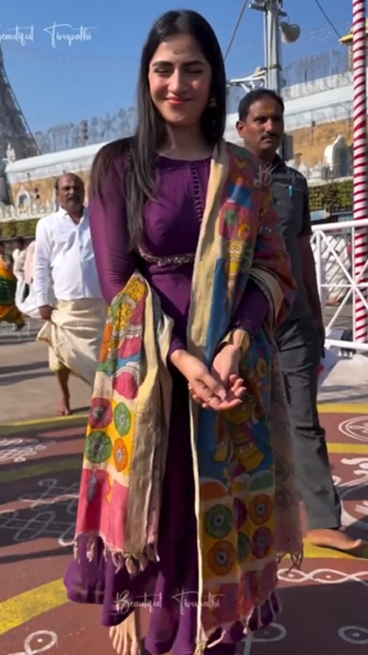 ತಿರುಪತಿ ದೇವಾಲಯಕ್ಕೆ ನಟಿ ರುಕ್ಮಿಣಿ ವಸಂತ್ ಭೇಟಿ: ವಿಡಿಯೋ ನೋಡಿ