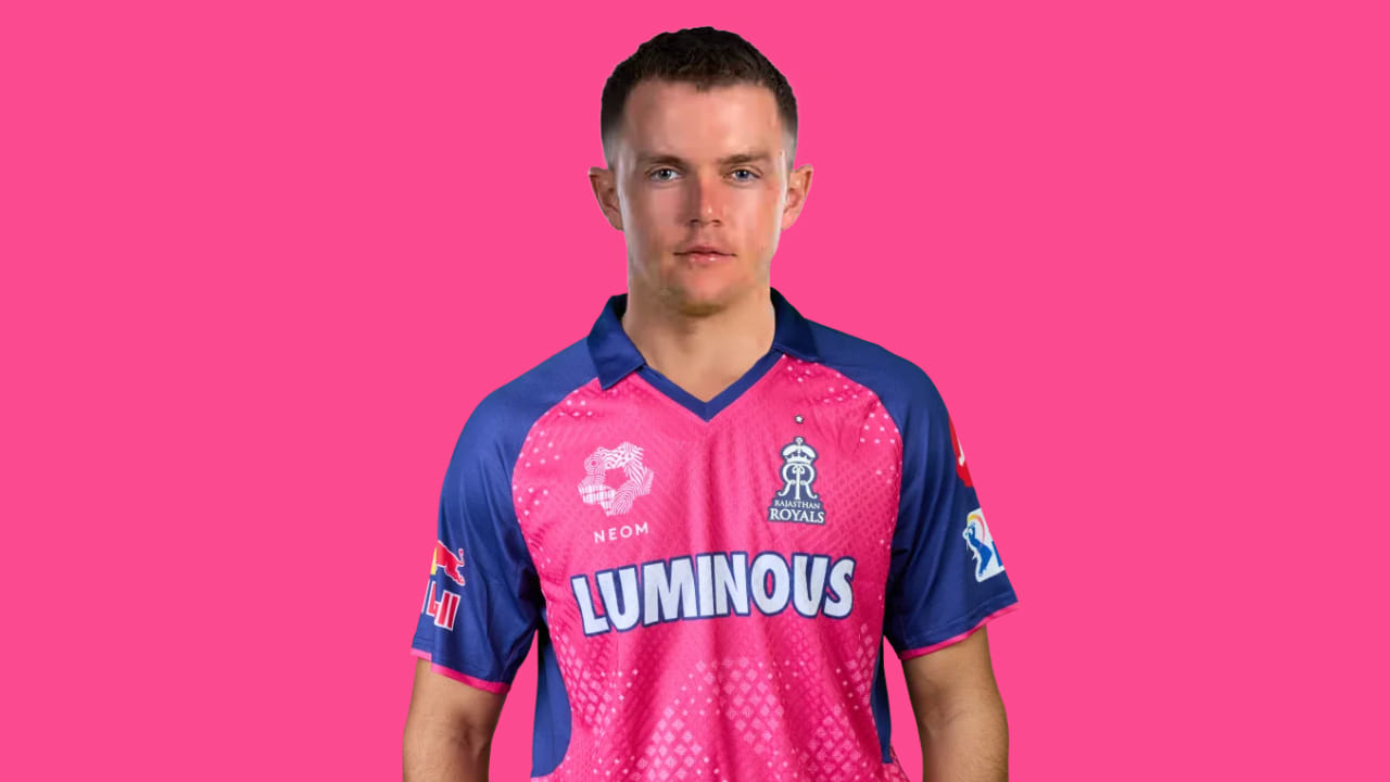 ಸ್ಯಾಮ್ ಕರನ್: ರಾಜಸ್ಥಾನ್ ರಾಯಲ್ಸ್ ತಂಡಕ್ಕೆ ಆಯ್ಕೆಯಾಗಿದ್ದ ಇಂಗ್ಲೆಂಡ್ ಆಲ್​​ರೌಂಡರ್ ಸ್ಯಾಮ್ ಕರನ್ ಗಾಯದ ಕಾರಣ ಐಪಿಎಲ್​​ನಿಂದ ಹಿಂದೆ ಸರಿದಿದ್ದಾರೆ. ಅವರ ಬದಲಿಗೆ ಆರ್​ಆರ್​ ತಂಡಕ್ಕೆ ಶ್ರೀಲಂಕಾದ ಆಲ್-ರೌಂಡರ್ ದಸುನ್ ಶಾನಕ ಆಯ್ಕೆಯಾಗಿದ್ದಾರೆ.