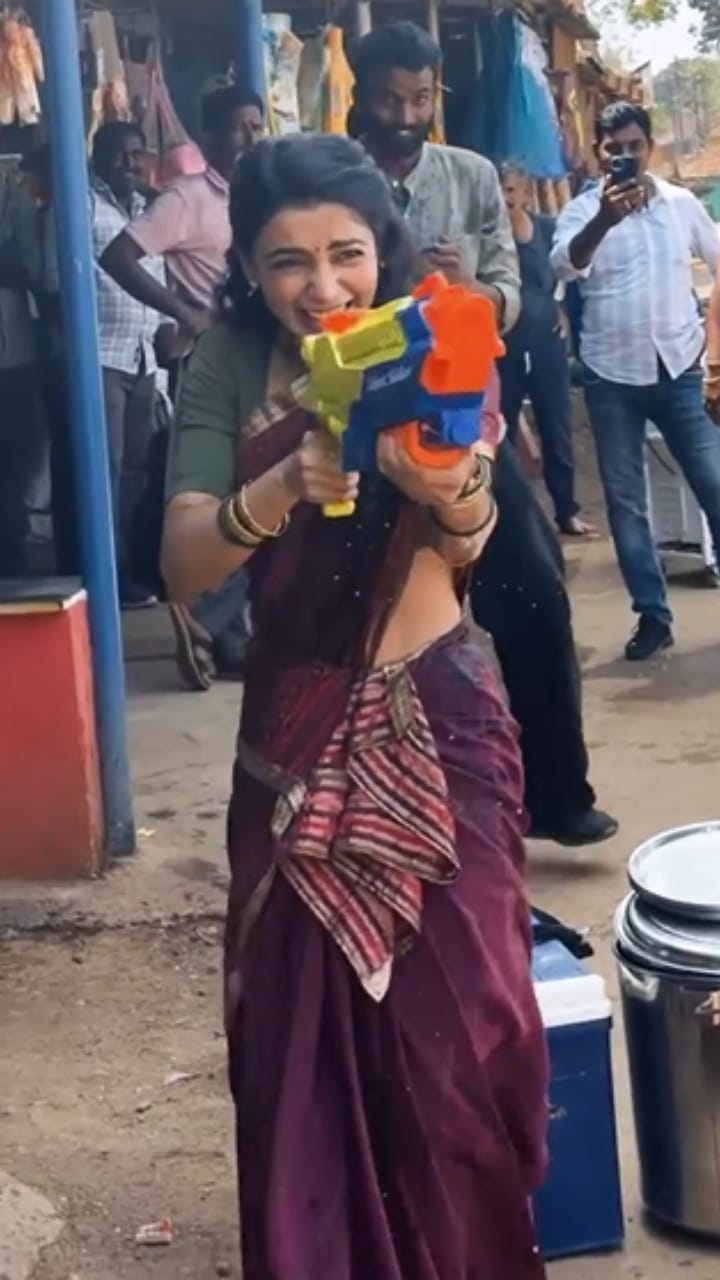 ಸಿನಿಮಾ ಸೆಟ್​​ನಲ್ಲಿ ಹೋಳಿ ಆಚರಿಸಿದ ಸಮಂತಾ: ವಿಡಿಯೋ ನೋಡಿ