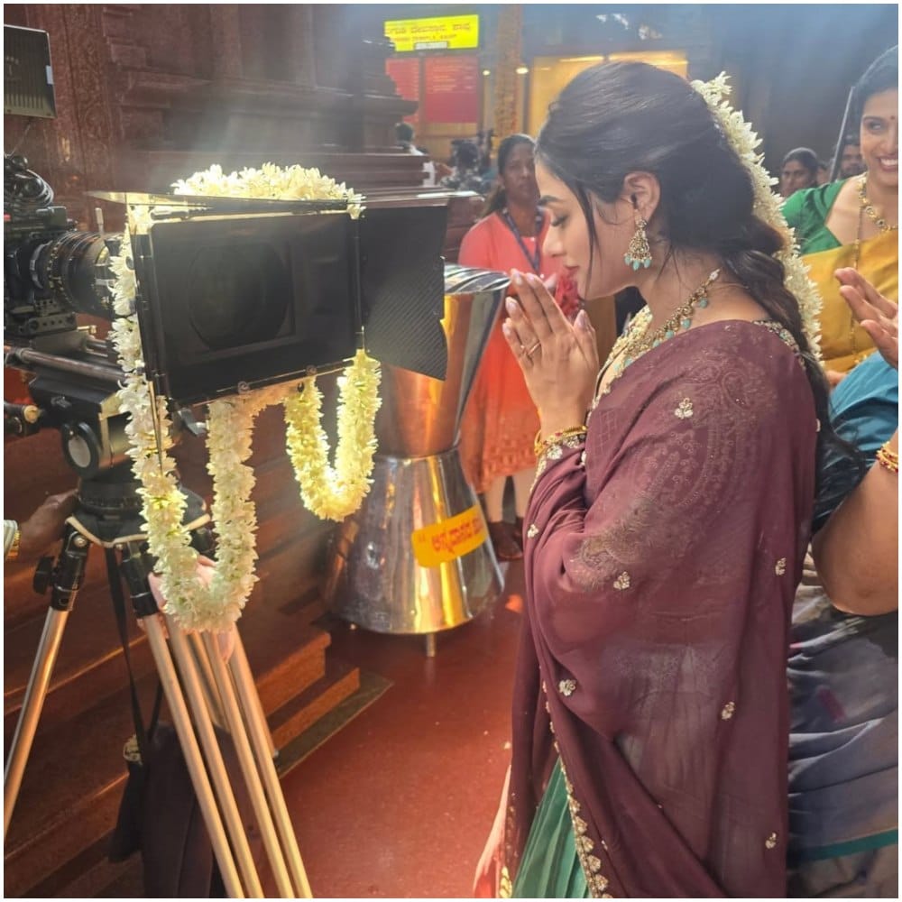 ಸಂಗೀತಾ ಶೃಂಗೇರಿ ಅವರು ಬಿಗ್ ಬಾಸ್​​ನಿಂದ ಹೊರ ಬಂದ ಬಳಿಕ ‘ಮಾರಿಗೋಲ್ಡ್​’ ಸಿನಿಮಾ ರಿಲೀಸ್ ಆಯಿತು. ಆದರೆ, ಈ ಚಿತ್ರ ಬಿಗ್ ಬಾಸ್​​ಗೂ ಮೊದಲು ಶೂಟ್ ಆಗಿತ್ತು. ಈಗ ಹೊಸ ಸಿನಿಮಾ ಒಪ್ಪಿಕೊಂಡಿರೋದು ಅಭಿಮಾನಿಗಳಿಗೆ ಖುಷಿ ಕೊಟ್ಟಿದೆ. 