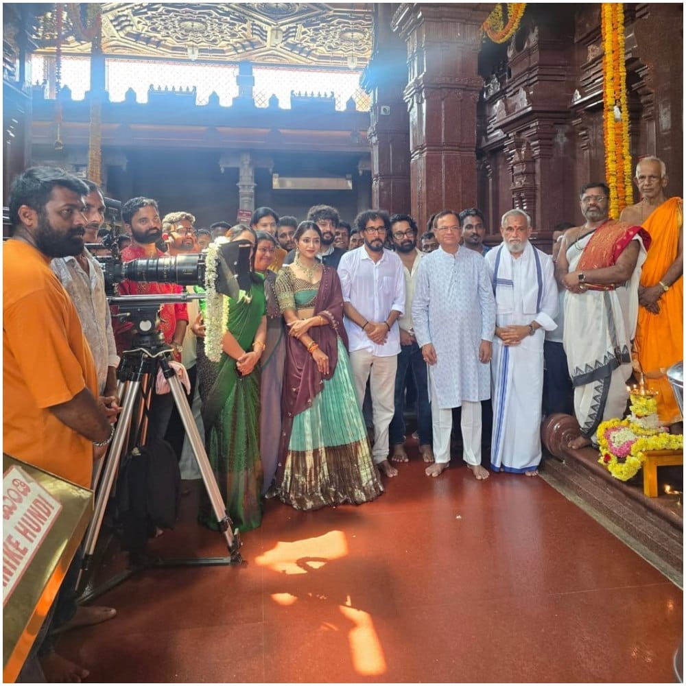 ‘ಪದ್ಮನಾಭ ಆ್ಯಂಡ್ ಫ್ಯಾಮಿಲಿ’ ಹೆಸರಿನ ಹೊಸ ಸಿನಿಮಾ ಸೆಟ್ಟೇರಿದೆ. ಇಸ್ಮಾಯಿಲ್ ಅವರು ಈ ಚಿತ್ರ ನಿರ್ದೇಶನ ಮಾಡುತ್ತಿದ್ದಾರೆ. ತುಳು ಹಾಗೂ ಕನ್ನಡ ಚಿತ್ರರಂಗದಲ್ಲಿ ಅವರು ಆ್ಯಕ್ಟೀವ್ ಆಗಿದ್ದಾರೆ. ಈ ಸಿನಿಮಾ ಬಗ್ಗೆ ಕುತೂಹಲ ಮೂಡಿದೆ. 