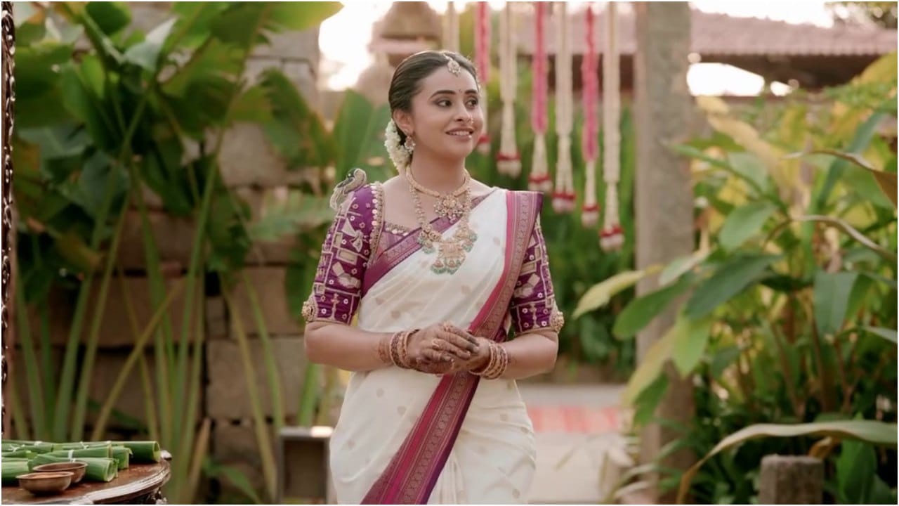 ಸಂನಾ ಬುರ್ಲಿ ಅವರು ಸಮರ್ಥ್ ಚೆನ್ನಗಿರಿ ಜೊತೆ ವಿವಾಹ ಆಗಿದ್ದಾರೆ. ಅವರ ವಿವಾಹದ ಮುದ್ದಾದ ಫೋಟೋಗಳು ಸೋಶಿಯಲ್ ಮೀಡಿಯಾದಲ್ಲಿ ಗಮನ ಸೆಳೆದಿವೆ. 