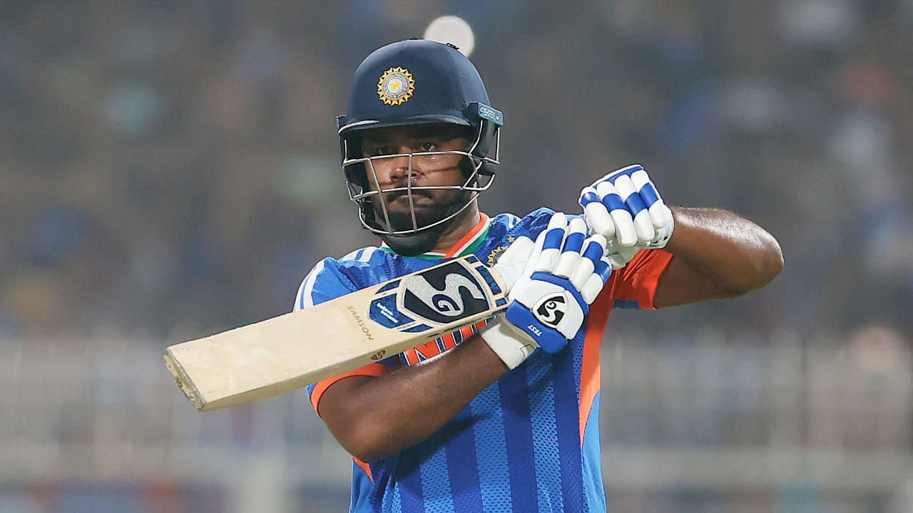 ಕೊಲ್ಕತ್ತಾದ ಈಡನ್ ಗಾರ್ಡನ್ಸ್ ಮೈದಾನದಲ್ಲಿ ನಡೆದ ವೆಸ್ಟ್ ಇಂಡೀಸ್ ವಿರುದ್ಧದ ಪಂದ್ಯದಲ್ಲಿ ಆರಂಭಿಕನಾಗಿ ಕಣಕ್ಕಿಳಿದ ಸಂಜು ಸ್ಯಾಮ್ಸನ್ 50 ಎಸೆತಗಳಲ್ಲಿ ಅಜೇಯ 97 ರನ್ ಬಾರಿಸಿದ್ದರು. ಈ 97 ರನ್ಗಳೊಂದಿಗೆ ಟಿ20 ವಿಶ್ವಕಪ್ನಲ್ಲಿ ಚೇಸಿಂಗ್ ವೇಳೆ ಗರಿಷ್ಠ ಸ್ಕೋರ್ಗಳಿಸಿದ ಭಾರತೀಯ ಬ್ಯಾಟರ್ ಎನಿಸಿಕೊಂಡಿದ್ದಾರೆ.