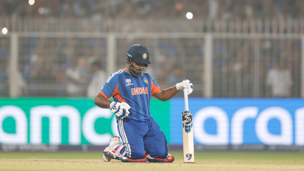 2026 ರ ಟಿ20 ವಿಶ್ವಕಪ್ ನಡುವೆ ಐಸಿಸಿ, ನೂತನ ಟಿ20 ರ್ಯಾಂಕಿಂಗ್ ಪಟ್ಟಿಯನ್ನು ಬಿಡುಗಡೆ ಮಾಡಿದ್ದು, ಈ ಪಟ್ಟಿಯಲ್ಲಿ ಭಾರತೀಯ ಬ್ಯಾಟ್ಸ್‌ಮನ್‌ಗಳು ಮತ್ತು ಬೌಲರ್‌ಗಳು ಭರ್ಜರಿ ಮುಂಬಡ್ತಿ ಪಡೆದಿದ್ದಾರೆ. ಅದರಲ್ಲೂ ವೆಸ್ಟ್ ಇಂಡೀಸ್ ವಿರುದ್ಧದ ಸೂಪರ್ 8 ಸುತ್ತಿನ ಕೊನೆಯ ಪಂದ್ಯದಲ್ಲಿ 97 ರನ್​ಗಳ ಅಜೇಯ ಇನ್ನಿಂಗ್ಸ್ ಆಡಿದ್ದ ಸಂಜು ಸ್ಯಾಮ್ಸನ್ 25 ಸ್ಥಾನ ಮೇಲೇರಿದ್ದಾರೆ.