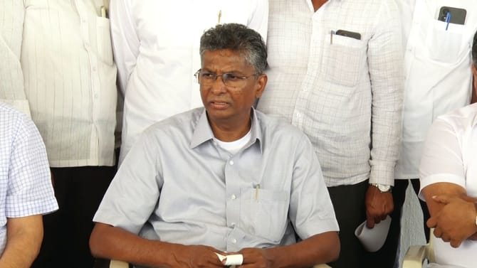 ಅಧಿಕಾರ ಹಂಚಿಕೆ ಜಟಾಪಟಿ: ಅಚ್ಚರಿಯ ಹೇಳಿಕೆ ಕೊಟ್ಟ ಸತೀಶ್​​ ಜಾರಕಿಹೊಳಿ