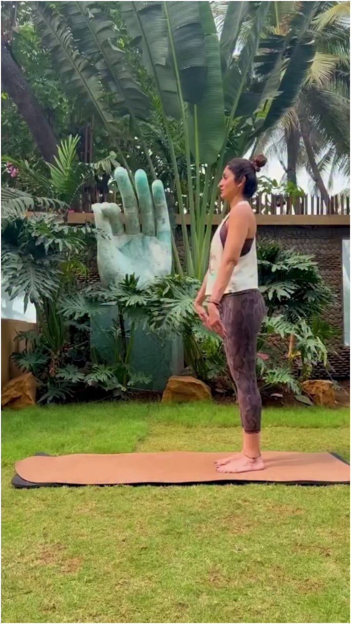 ಶಿಲ್ಪಾ ಶೆಟ್ಟಿ ಯೋಗ ಮಾಡೋದು ನೋಡಿ ನೀವು ಕಲಿಯಿರಿ