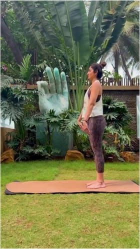 ಶಿಲ್ಪಾ ಶೆಟ್ಟಿ ಯೋಗ ಮಾಡೋದು ನೋಡಿ ನೀವು ಕಲಿಯಿರಿ