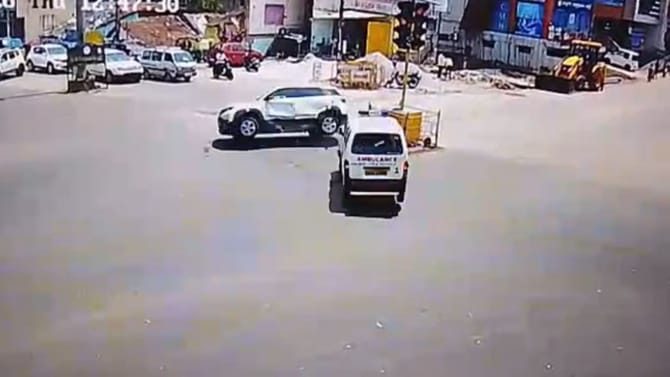 ಶಿವಮೊಗ್ಗದಲ್ಲಿ ಮೈನವಿರೇಳಿಸುವ ಅಪಘಾತ!