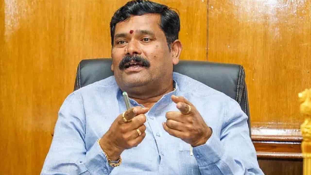 ಬೆಂಗಳೂರಿಗೆ ತೆರಳುತ್ತಿದ್ದ ಮಾರ್ಗ ಮಧ್ಯೆ ಸಚಿವ ಶಿವರಾಜ್ ತಂಗಡಗಿಗೆ ಎದೆ ನೋವು, ಆಸ್ಪತ್ರೆಗೆ ದಾಖಲು