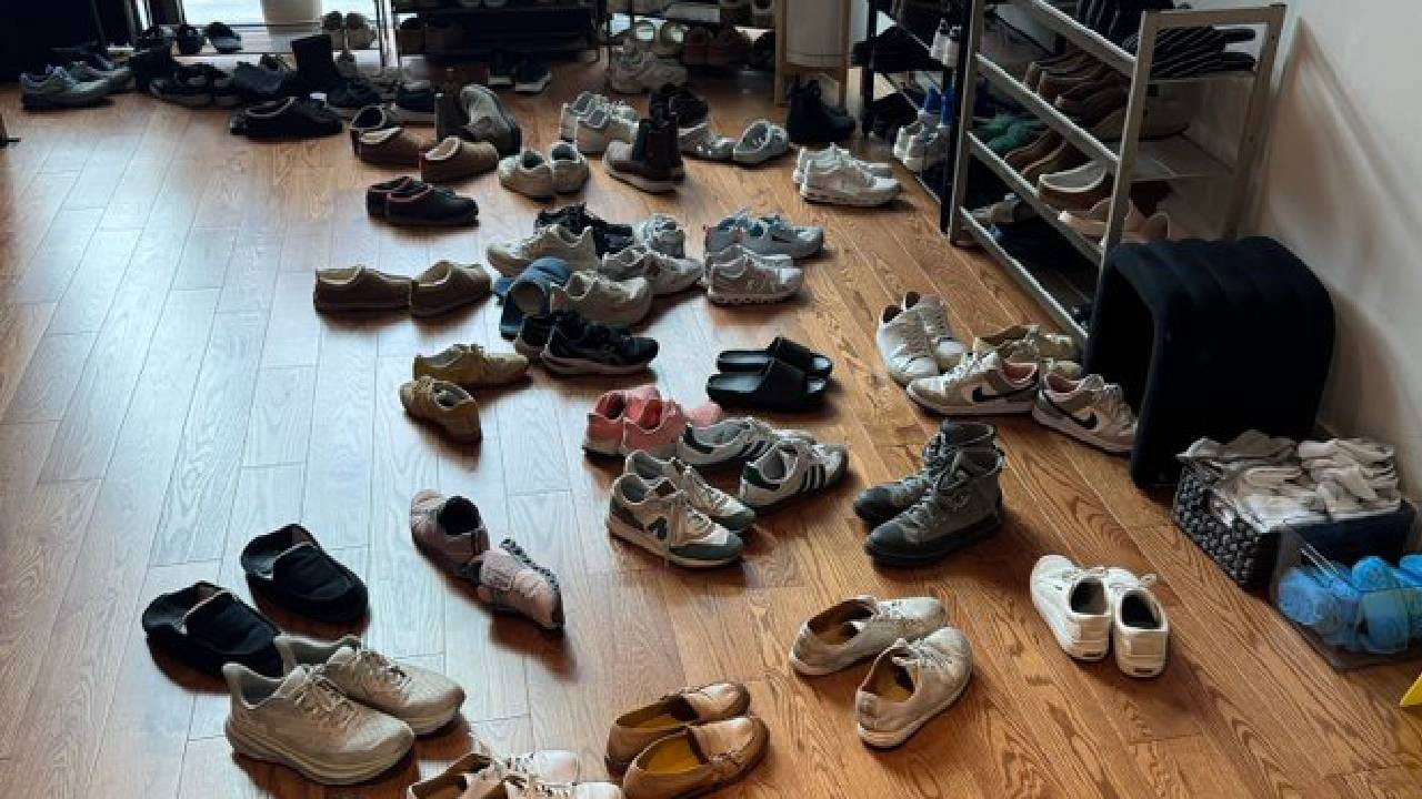 ಶೂ ಧರಿಸಿ ಕಚೇರಿ ಒಳಗೆ ಬರುವಂತಿಲ್ಲ, ಸದ್ದು ಮಾಡುತ್ತಿದೆ ಅಮೆರಿಕ ಮೂಲದ ಎಐ ಸ್ಟಾರ್ಟ್ಅಪ್ ಕಂಪನಿ ಶೂ ಧರಿಸಿ ಕಚೇರಿ ಒಳಗೆ ಬರುವಂತಿಲ್ಲ, ಸದ್ದು ಮಾಡುತ್ತಿದೆ ಅಮೆರಿಕ ಮೂಲದ ಎಐ ಸ್ಟಾರ್ಟ್ಅಪ್ ಕಂಪನಿ