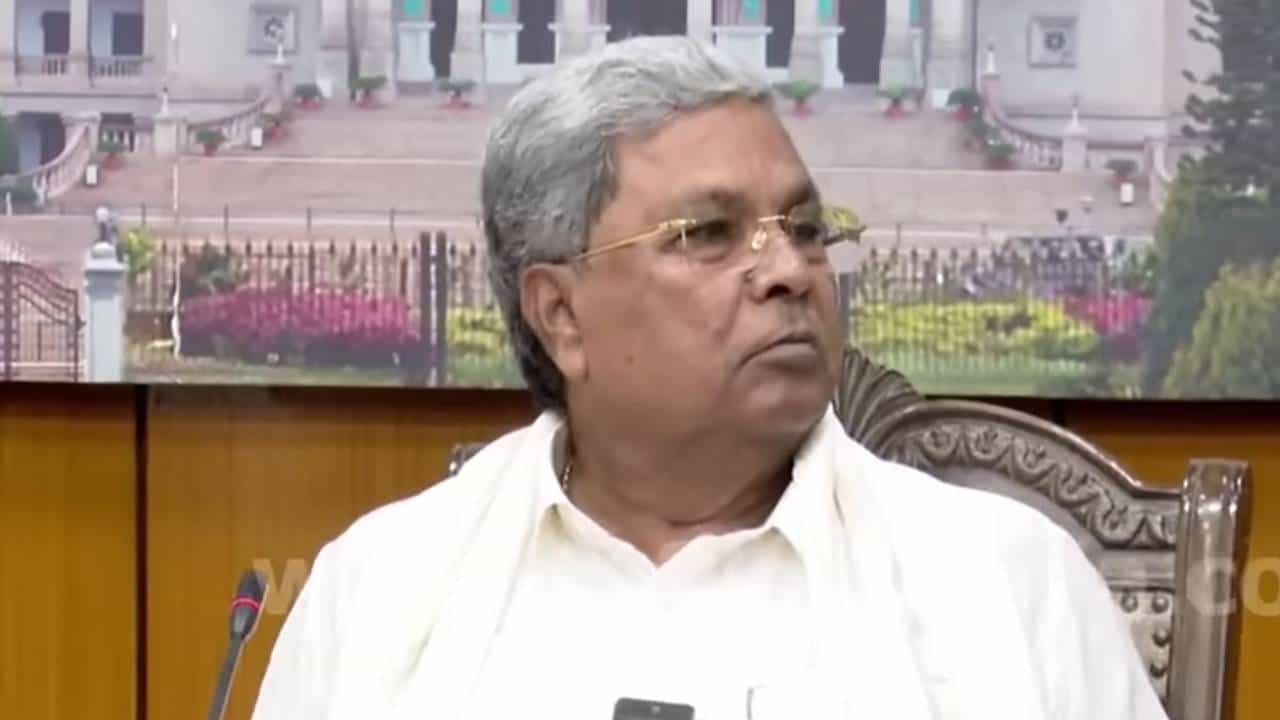 ದಾಖಲೆ ಬಜೆಟ್, ಮಿತಿಮೀರದ ಸಾಲ, ವಿತ್ತೀಯ ಶಿಸ್ತು: ಸರ್ಕಾರದ ಸಾಧನೆ ಹೇಳಿದ ಸಿದ್ದರಾಮಯ್ಯ ದಾಖಲೆ ಬಜೆಟ್, ಮಿತಿಮೀರದ ಸಾಲ, ವಿತ್ತೀಯ ಶಿಸ್ತು: ಸರ್ಕಾರದ ಸಾಧನೆ ಹೇಳಿದ ಸಿದ್ದರಾಮಯ್ಯ