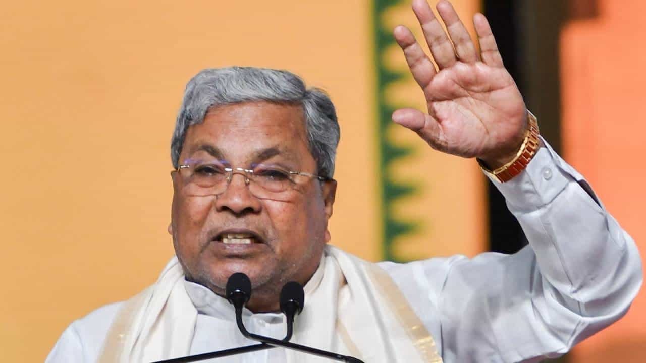 ಕೇಂದ್ರಕ್ಕೆ ಸಿಎಂ ಸಿದ್ದರಾಮಯ್ಯ ಮತ್ತೊಮ್ಮೆ ಪತ್ರ: 50 ಸಾವಿರ ಸಿಲಿಂಡರ್ ಬೇಡಿಕೆ ಬಗ್ಗೆ ಪ್ರಸ್ತಾಪ ಕೇಂದ್ರಕ್ಕೆ ಸಿಎಂ ಸಿದ್ದರಾಮಯ್ಯ ಮತ್ತೊಮ್ಮೆ ಪತ್ರ: 50 ಸಾವಿರ ಸಿಲಿಂಡರ್ ಬೇಡಿಕೆ ಬಗ್ಗೆ ಪ್ರಸ್ತಾಪ