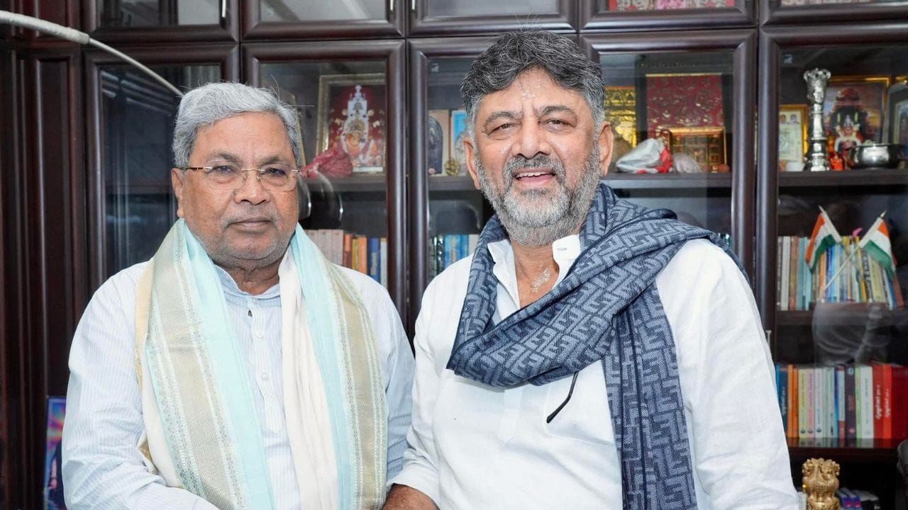 ಕುರ್ಚಿ ಕಾದಾಟದ ನಡುವೆಯೂ ಡಿಕೆಶಿ ಗುಣಗಾನ ಮಾಡಿದ ಸಿದ್ದರಾಮಯ್ಯ: ಕಾರಣ ಇಲ್ಲಿದೆ