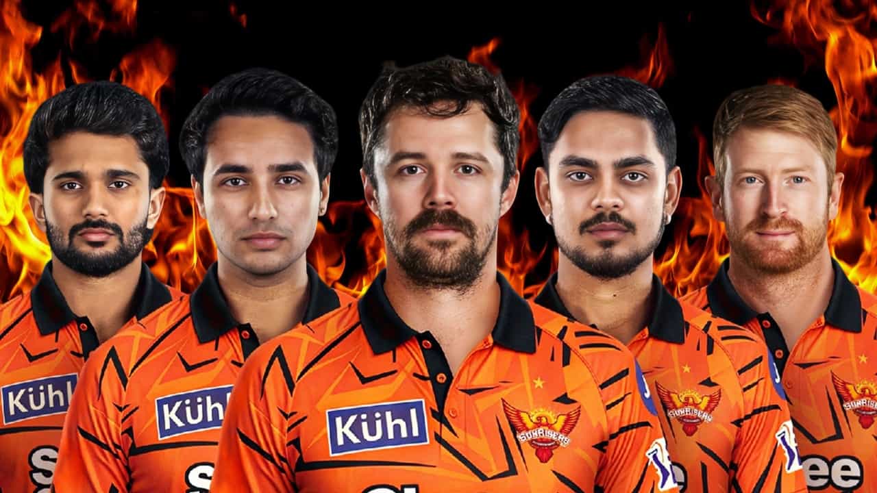 IPL 2026: ಐಪಿಎಲ್ 2026ರ ಆರಂಭಿಕ ಪಂದ್ಯಗಳಲ್ಲಿ ಸನ್ರೈಸರ್ಸ್ ಹೈದರಾಬಾದ್ (SRH) ತಂಡವನ್ನು ಹೊಸ ನಾಯಕ ಮುನ್ನಡೆಸುವುದು ಖಚಿತವಾಗಿದೆ. ತಂಡದ ನಾಯಕ ಪ್ಯಾಟ್ ಕಮಿನ್ಸ್ ಬೆನ್ನು ನೋವಿನ ಸಮಸ್ಯೆಯಿಂದ ಬಳಲುತ್ತಿದ್ದು, ಹೀಗಾಗಿ ಅವರು ಆರಂಭಿಕ ಪಂದ್ಯಗಳಿಗೆ ಅಲಭ್ಯರಾಗಲಿದ್ದಾರೆ.