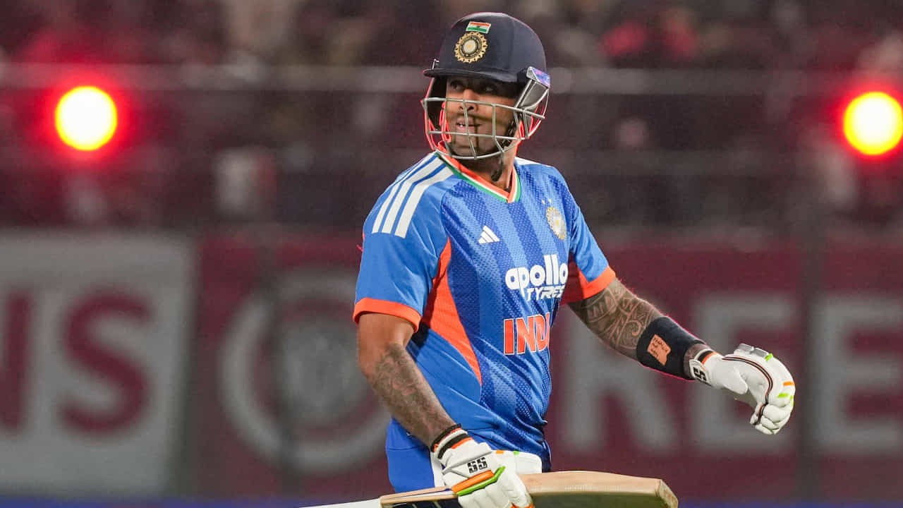 IND vs NZ: ಸೊನ್ನೆ ಸುತ್ತಿದ ನಾಯಕ ಸೂರ್ಯ; 4ನೇ ಫೈನಲ್ನಲ್ಲೂ ಇತಿಹಾಸ ಬದಲಾಗಲಿಲ್ಲ IND vs NZ: ಸೊನ್ನೆ ಸುತ್ತಿದ ನಾಯಕ ಸೂರ್ಯ; 4ನೇ ಫೈನಲ್ನಲ್ಲೂ ಇತಿಹಾಸ ಬದಲಾಗಲಿಲ್ಲ