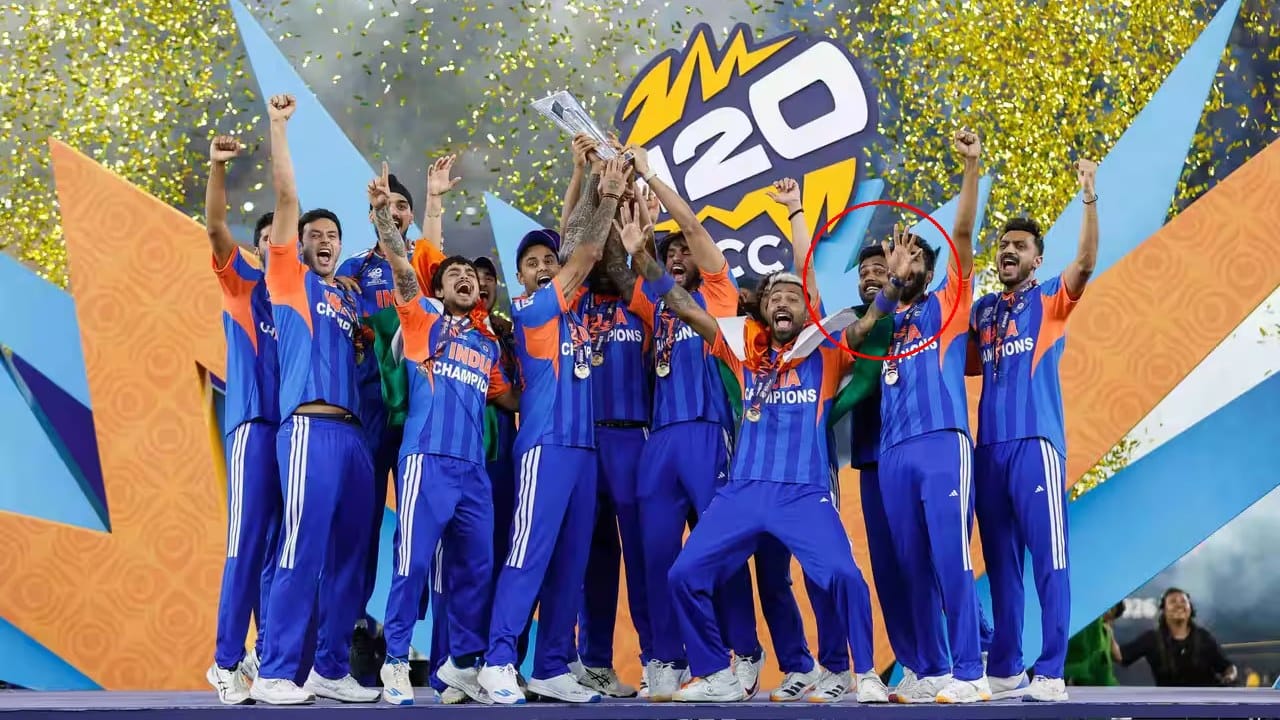 ಈ ಫೋಟೋದಲ್ಲಿ ಸಂಜು ಸ್ಯಾಮ್ಸನ್ ಜಸ್​ಪ್ರೀತ್ ಬುಮ್ರಾ ಅವರ ಹಿಂಬದಿಯಲ್ಲಿ ನಿಂತಿರುವುದು ಕಾಣುತ್ತಿತ್ತು. ಹೀಗಾಗಿಯೇ ಶುಭ್​ಮನ್ ಗಿಲ್ ಉದ್ದೇಶಪೂರ್ವಕವಾಗಿಯೇ ಸಂಜು ಸ್ಯಾಮ್ಸನ್ ಅವರ ಫೋಟೋವನ್ನು ಎಡಿಟ್ ಮಾಡಿ ಹಂಚಿಕೊಂಡಿದ್ದಾರೆ ಆರೋಪಗಳು ಸೋಷಿಯಲ್ ಮೀಡಿಯಾದಲ್ಲಿ ಹರಿದಾಡುತ್ತಿದೆ.