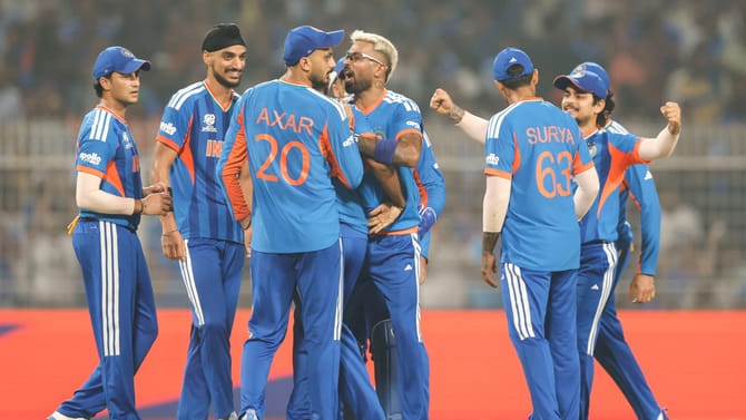 ಇಂಗ್ಲೆಂಡ್ ವಿರುದ್ಧ ಗೆದ್ದು ಸತತ 2ನೇ ಬಾರಿಗೆ ಫೈನಲ್​ಗೇರಿದ ಭಾರತ