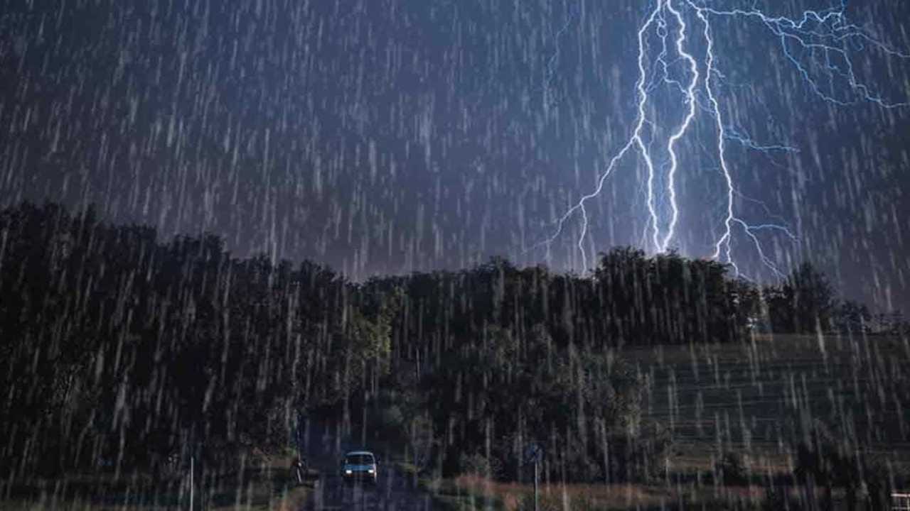 ಕರ್ನಾಟಕ ಹವಾಮಾನ ವರದಿ: ರಾಜ್ಯದಲ್ಲಿ ಗುಡುಗು ಸಹಿತ ಮಳೆಯಾಗುವ ಸಾಧ್ಯತೆ, 17 ಜಿಲ್ಲೆಗಳಿಗೆ ಎಲ್ಲೋ ಎಚ್ಚರಿಕೆ!