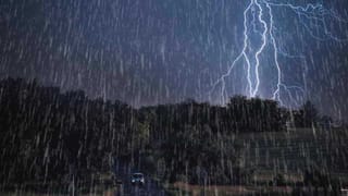 ಕರ್ನಾಟಕ ಹವಾಮಾನ ವರದಿ: ರಾಜ್ಯದಲ್ಲಿ ಗುಡುಗು ಸಹಿತ ಮಳೆಯಾಗುವ ಸಾಧ್ಯತೆ, 17 ಜಿಲ್ಲೆಗಳಿಗೆ ಯೆಲ್ಲೋ ಅಲರ್ಟ್​!