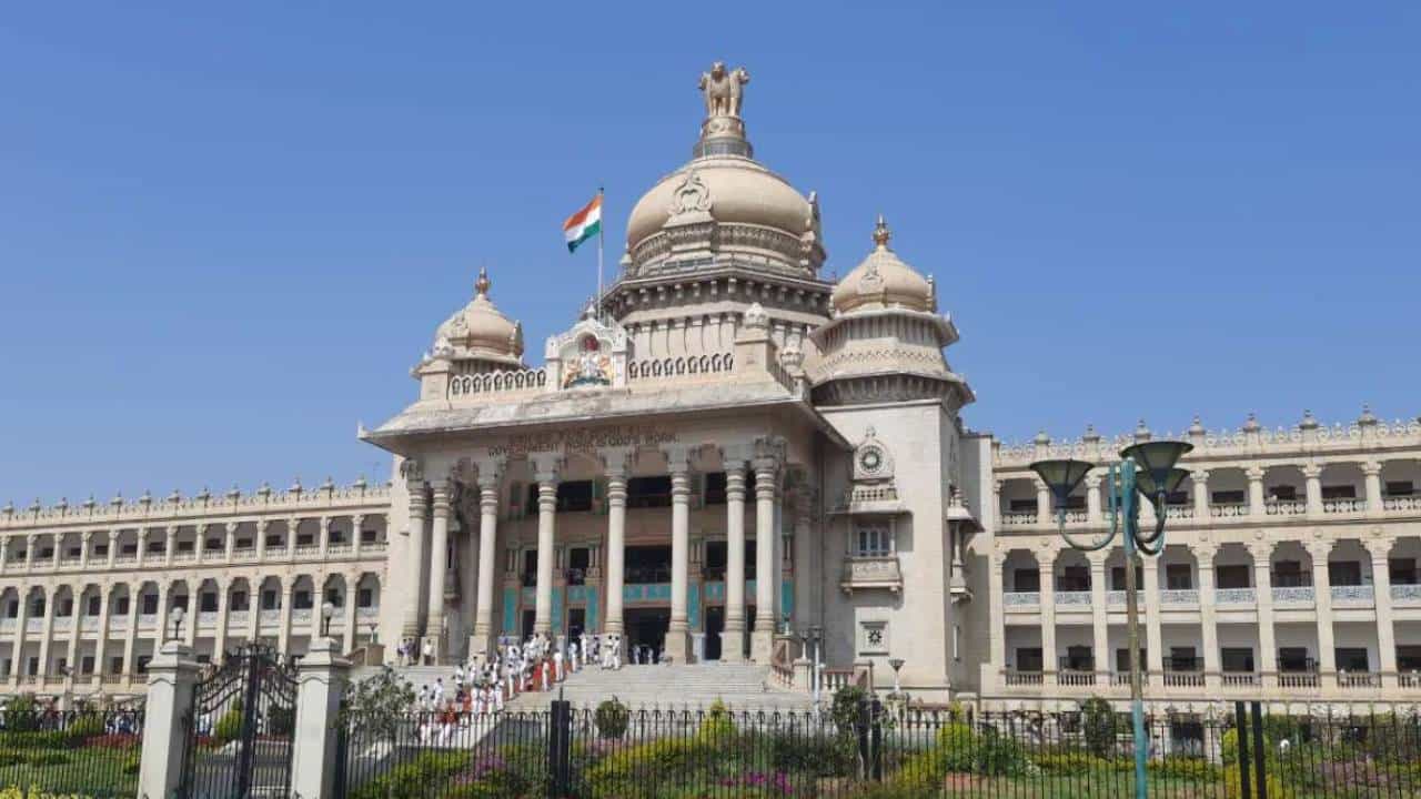 ಸರ್ಕಾರಿ ನೌಕರರ 2026-27ನೇ ಸಾಲಿನ ವರ್ಗಾವಣೆ ಮಾರ್ಗಸೂಚಿ ಪ್ರಕಟ ಸರ್ಕಾರಿ ನೌಕರರ 2026-27ನೇ ಸಾಲಿನ ವರ್ಗಾವಣೆ ಮಾರ್ಗಸೂಚಿ ಪ್ರಕಟ