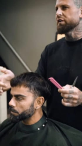 ಐಪಿಎಲ್​ಗಾಗಿ ಕಿಂಗ್ ಕೊಹ್ಲಿಯ ಹೊಸ ಹೇರ್ ಸ್ಟೈಲ್ ಹೇಗಿದೆ ನೋಡಿ