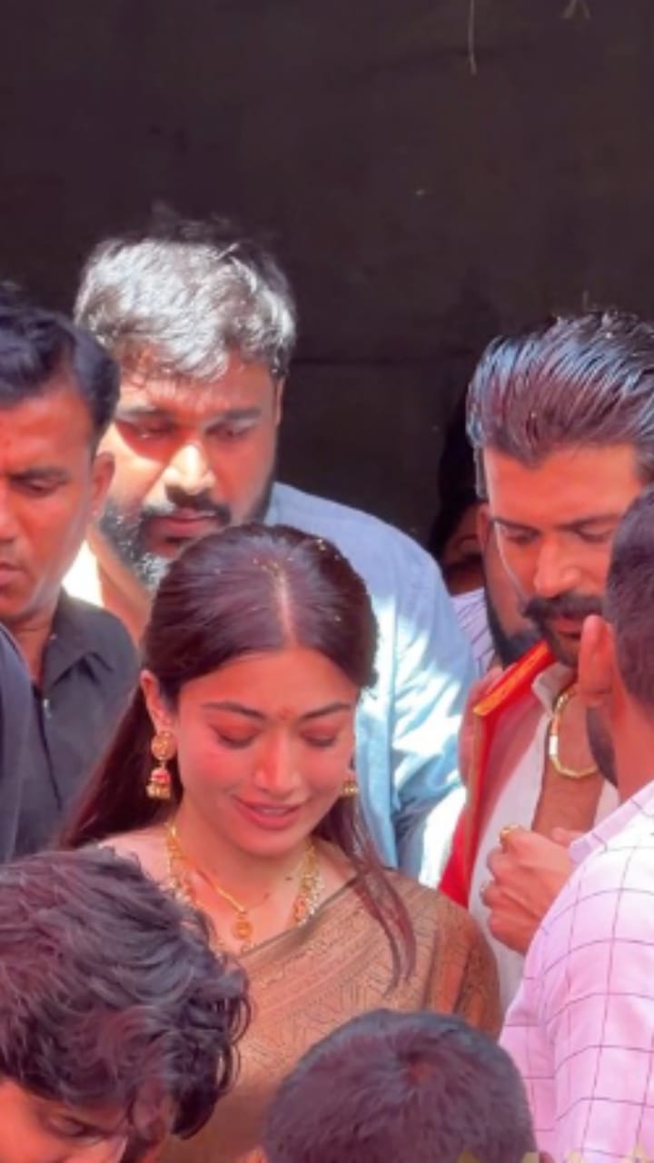 ಹೈದರಾಬಾದ್​​ನಲ್ಲಿ ಟಿಟಿಡಿ ದೇವಾಲಯಕ್ಕೆ ಭೇಟಿ ನೀಡಿದ್ದ ರಶ್ಮಿಕಾ-ವಿಜಯ್