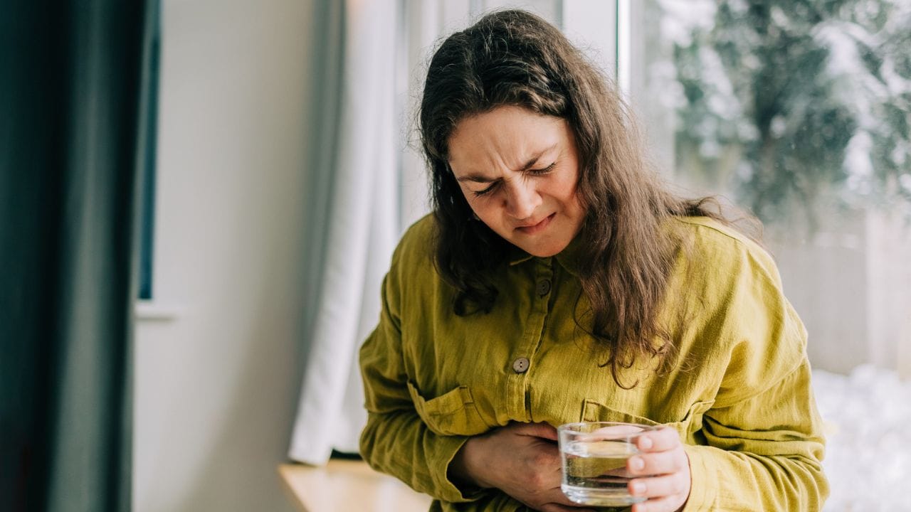 ಊಟ ಮಾಡುವಾಗ ಅಥವಾ ಊಟವಾದ ಎಷ್ಟು ಹೊತ್ತಿನ ನಂತರ ನೀರು ಕುಡಿಯಬೇಕು? ಆಯುರ್ವೇದ ಏನು ಹೇಳುತ್ತದೆ?