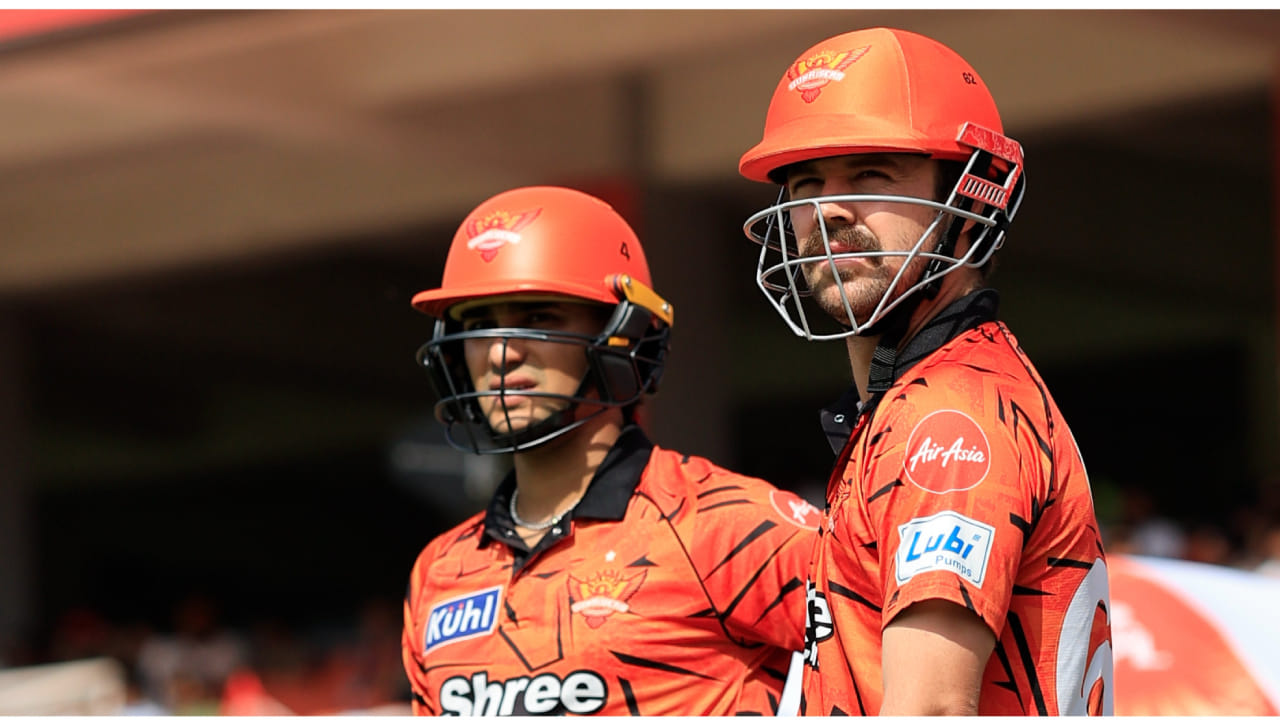 ಇದರೊಂದಿಗೆ, ಅವರು ವಿರಾಟ್ ಕೊಹ್ಲಿ-ಫಾಫ್ ಡು ಪ್ಲೆಸಿಸ್ ಮತ್ತು ವಾರ್ನರ್-ಬೈರ್ಸ್ಟೋವ್ ಅವರ ದಾಖಲೆಗಳನ್ನು ಸರಿಗಟ್ಟಿದ್ದಾರೆ. ಈ ಜೋಡಿ ಇನ್ನೂ ಒಂದು ಶತಕದ ಪಾಲುದಾರಿಕೆಯನ್ನು ನಿರ್ಮಿಸಿದರೆ, ಶಿಖರ್ ಧವನ್ ಮತ್ತು ಡೇವಿಡ್ ವಾರ್ನರ್ ಅವರ ಆರು ಶತಕಗಳ ಪಾಲುದಾರಿಕೆಯ ಸಾರ್ವಕಾಲಿಕ ದಾಖಲೆಯನ್ನು ಮುರಿಯಲಿದೆ.