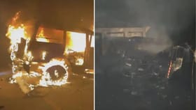 ಕಾರು ಹಾಗೂ ಡಂಪರ್ ಟ್ರಕ್ ನಡುವೆ ಡಿಕ್ಕಿ, ಹೊತ್ತಿಕೊಂಡ ಬೆಂಕಿ