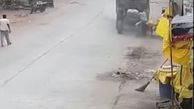 ನಿಯಂತ್ರಣ ತಪ್ಪಿ ಸೈಕಲ್ ಸವಾರನ ಮೇಲೆ ಹರಿದ ಟ್ರ್ಯಾಕ್ಟರ್