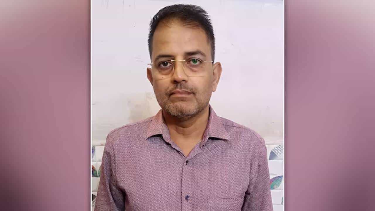 ಅವಳಿ ಹೆಣ್ಣು ಮಕ್ಕಳ ಕತ್ತು ಸೀಳಿ ಕೊಂದ 'ಸೈಕೋ' ತಂದೆ ಅವಳಿ ಹೆಣ್ಣು ಮಕ್ಕಳ ಕತ್ತು ಸೀಳಿ ಕೊಂದ 'ಸೈಕೋ' ತಂದೆ