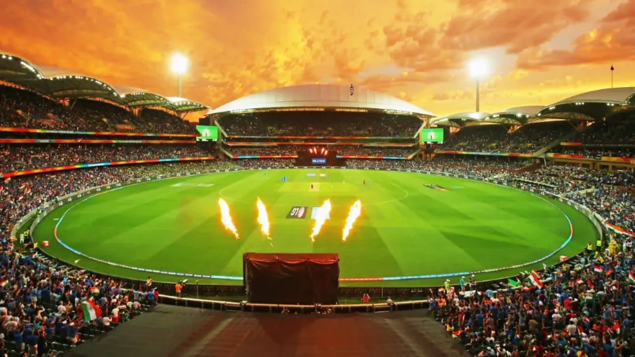 ವಿಶೇಷ ಎಂದರೆ ಅಡಿಲೇಡ್ ಓವಲ್ ವಿಶ್ವದ ಅತ್ಯುತ್ತಮ ಕ್ರಿಕೆಟ್ ಕ್ರೀಡಾಂಗಣಗಳಲ್ಲಿ ಒಂದು. ಆಸ್ಟ್ರೇಲಿಯಾದಲ್ಲಿರುವ ಭಾರತೀಯ ಮೂಲದವರನ್ನು ಐಪಿಎಲ್ ಆಯೋಜನೆಯ ಮೂಲಕ ಈ ಕ್ರೀಡಾಂಗಣಕ್ಕೆ ಸೆಳೆಯುವುದು ಸುಲಭ. ಹೀಗಾಗಿಯೇ ಈ ಇಂತಹದೊಂದು ಪ್ಲ್ಯಾನ್ ಅನ್ನು ರೂಪಿಸಲಾಗುತ್ತಿದೆ.